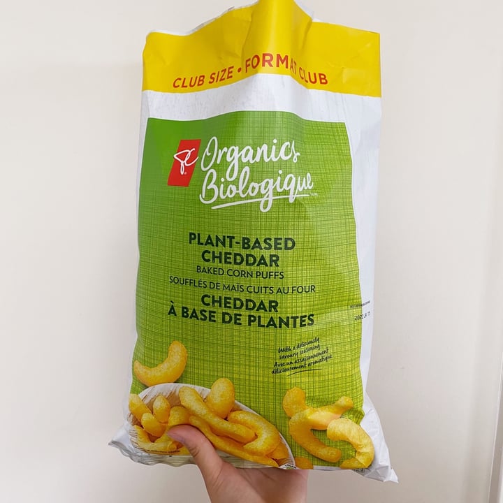 photo of President's Choice Plant-based Cheddar Baked Corn Puffs shared by @christinesong on  06 Jun 2021 - review