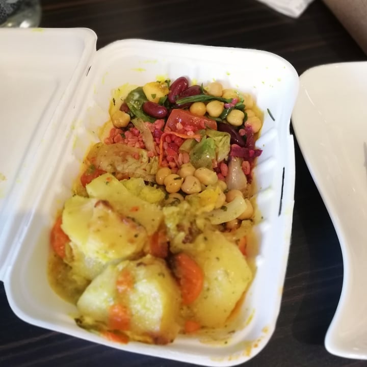 photo of Kiez Vegan Gemüsepuffer mit Salat shared by @markus09 on  30 Aug 2021 - review
