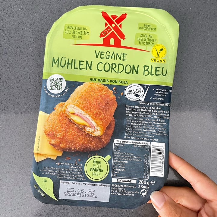 photo of IronMaxx Cordon Bleu Vegan shared by @martinadibernardo on  12 Jun 2022 - review