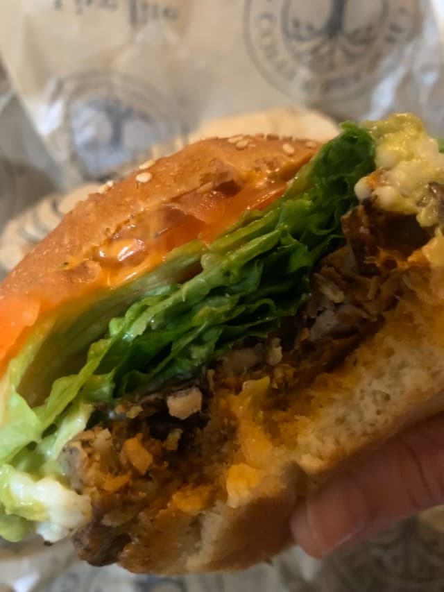 Photo of the dish “Burger aux Haricots Noirs Epicés”