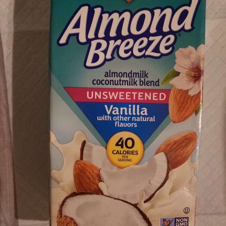 photo of Blue Diamond Almond milk unsweetened vanilla shared by @doglover1 on  22 Jun 2021 - review