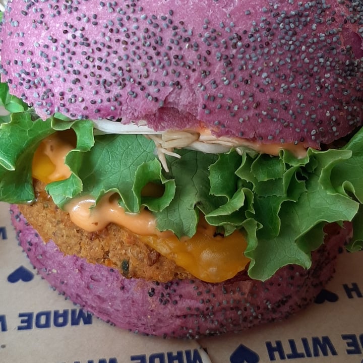 photo of Flower Burger Cherry Bomb shared by @elly88 on  12 Nov 2021 - review