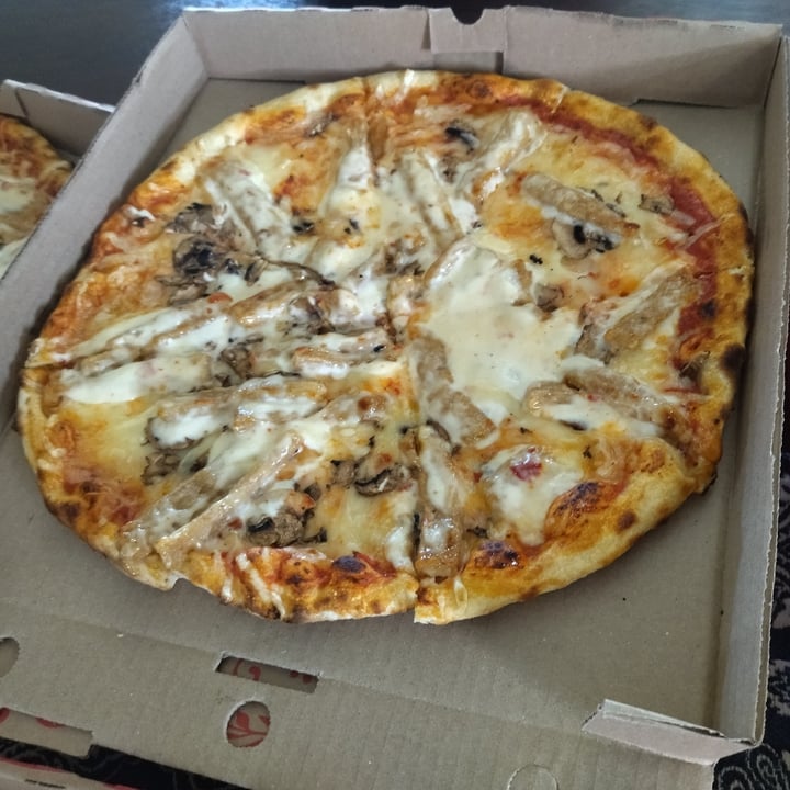 review photo of Panarottis Somerset West Mall Chicken Mayonnaise pizza shared by @jeanine3 on 17 Sep 2022 - review