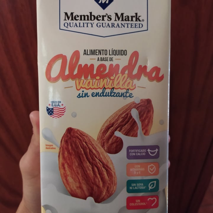 review photo of Member's Mark Leche de Almendras Vainilla shared by @olafasolecabra on 08 May 2020 - review