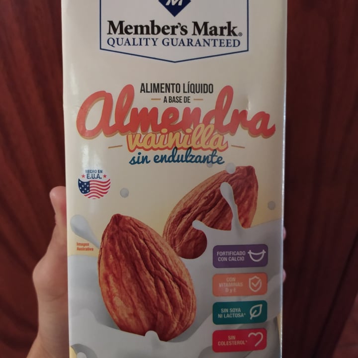 photo of Member's Mark  Leche de Almendras Vainilla shared by @olafasolecabra on  08 May 2020 - review