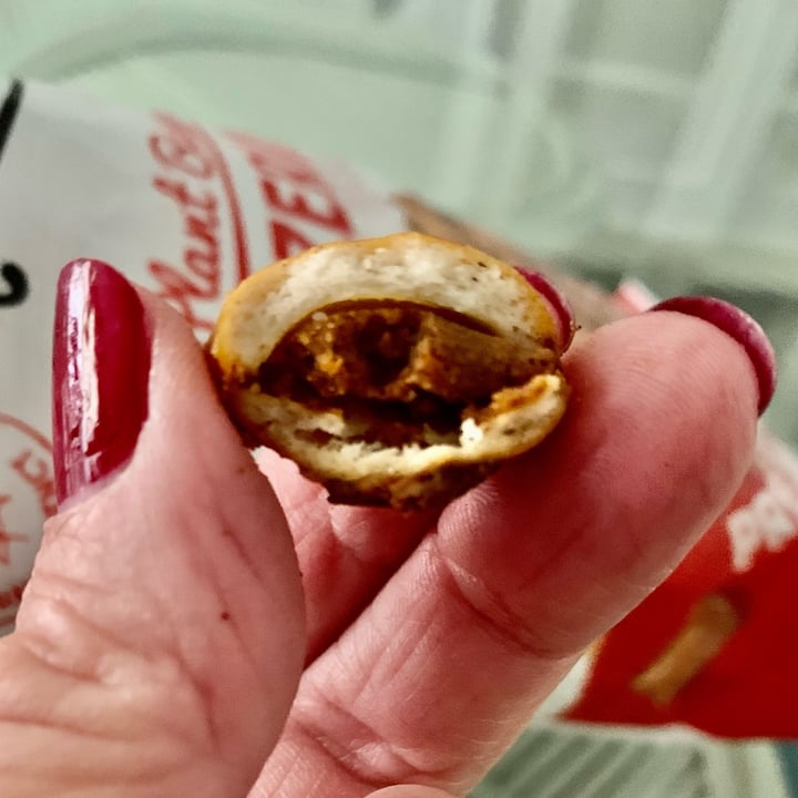 photo of Quinn Snacks Plant Based Pizzeria Cheezy Filled Pretzel Nuggets shared by @onehungryvegan on  05 Mar 2022 - review