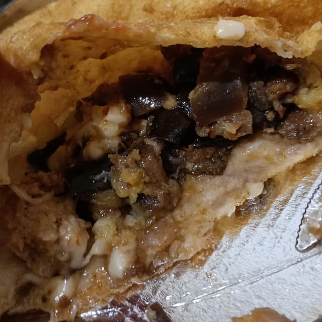 「Pizza fritta chiusa」の料理の写真