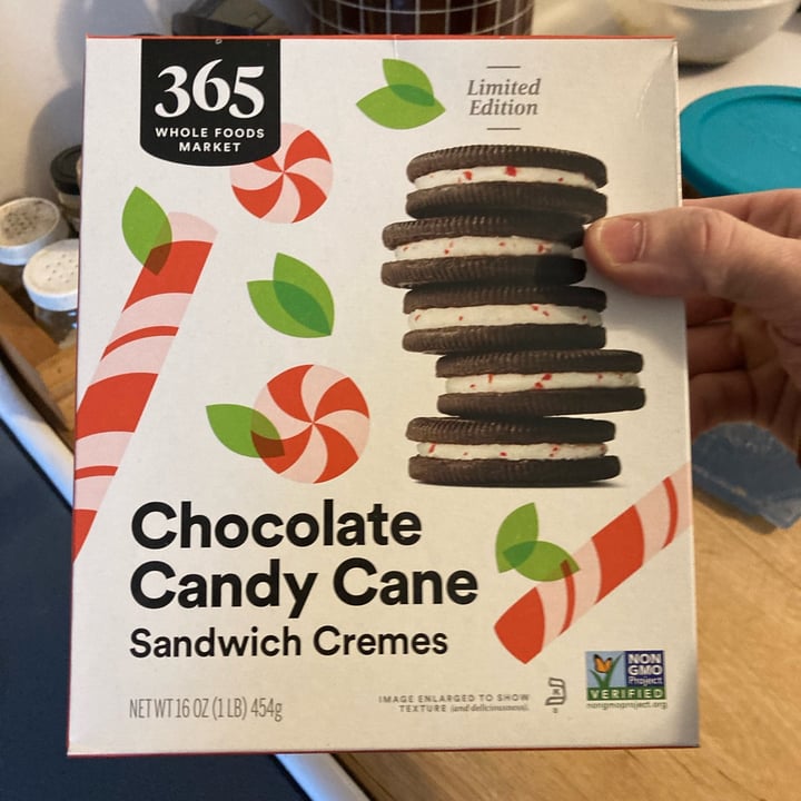 photo of 365 Whole Foods Market Chocolate Candy Cane Sandwich Cremes shared by @jarmaline on  27 Dec 2021 - review