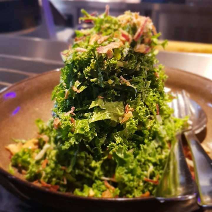 review photo of Blue Label Pizza & Wine Kale “Waldorf“ Salad shared by @dhwani on 14 Apr 2020 - review