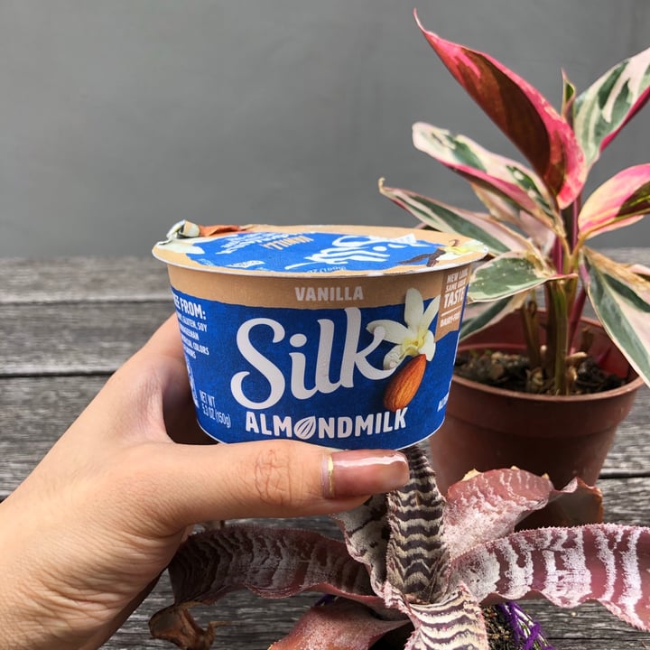 photo of Silk Vanilla Almondmilk Yogurt Alternative shared by @arxuann on  26 Sep 2020 - review