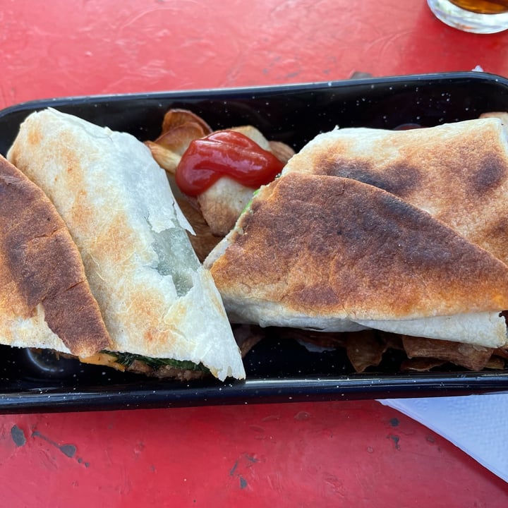 photo of Williamsburg Beyond meat burrito shared by @wmdiomedi on  16 Oct 2021 - review