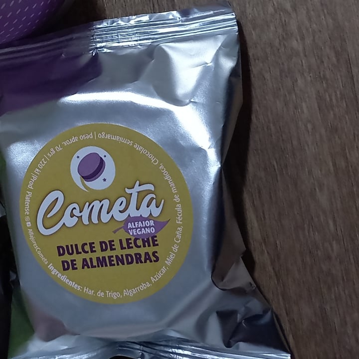 photo of Cometa Alfajor Con Dulce De Leche De Almendras shared by @carlaal on  14 Oct 2022 - review