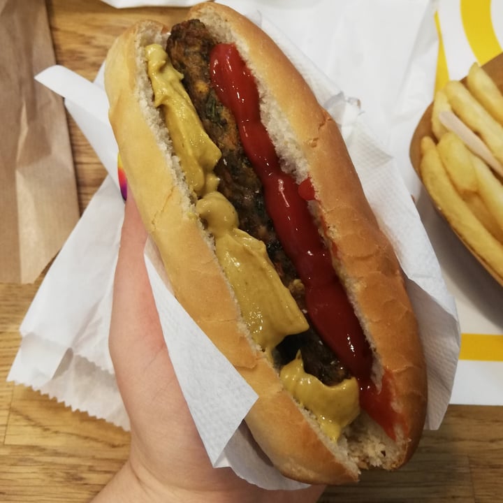 photo of ИКЕА Ресторант и кафе Vegan hot dog and fries shared by @flouredfingers on  14 May 2021 - review