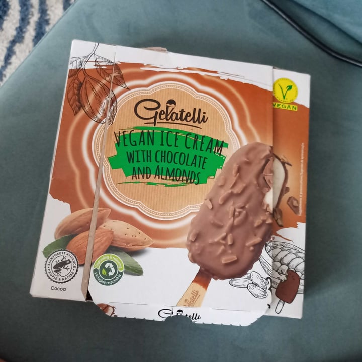 photo of Gelatelli Vegan Ice Cream with Chocolate and Almonds shared by @alepepe on  26 Jun 2022 - review