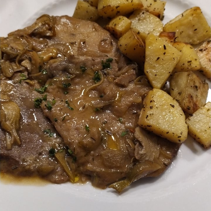 photo of Mezzaluna Scaloppine di seitan ai carciofi shared by @mikytorin on  06 Jan 2022 - review