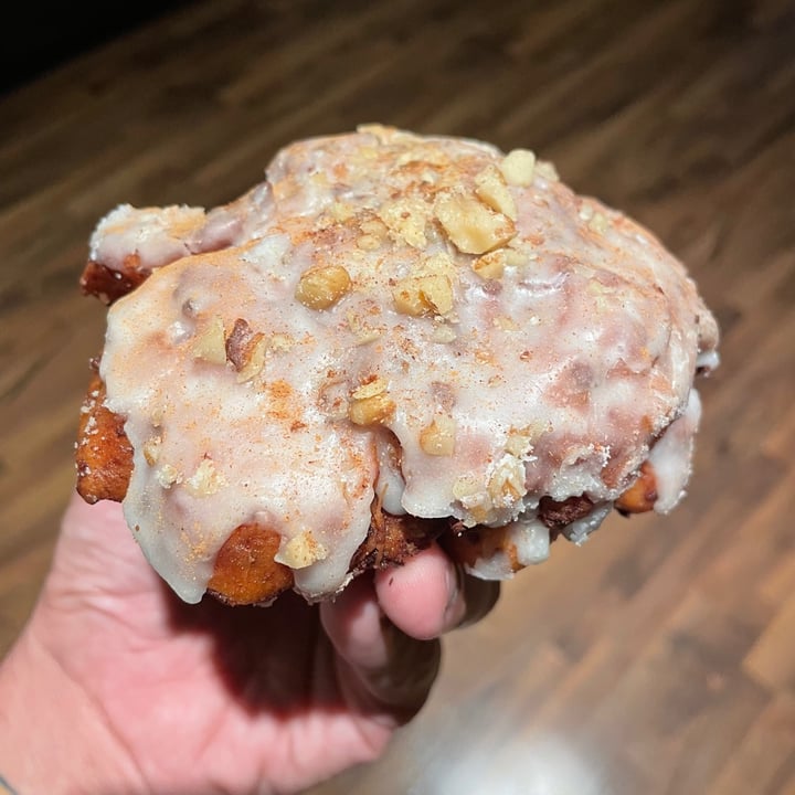photo of MACHINO DONUTS carrot cake fritter shared by @xdarrenx on  25 Sep 2021 - review