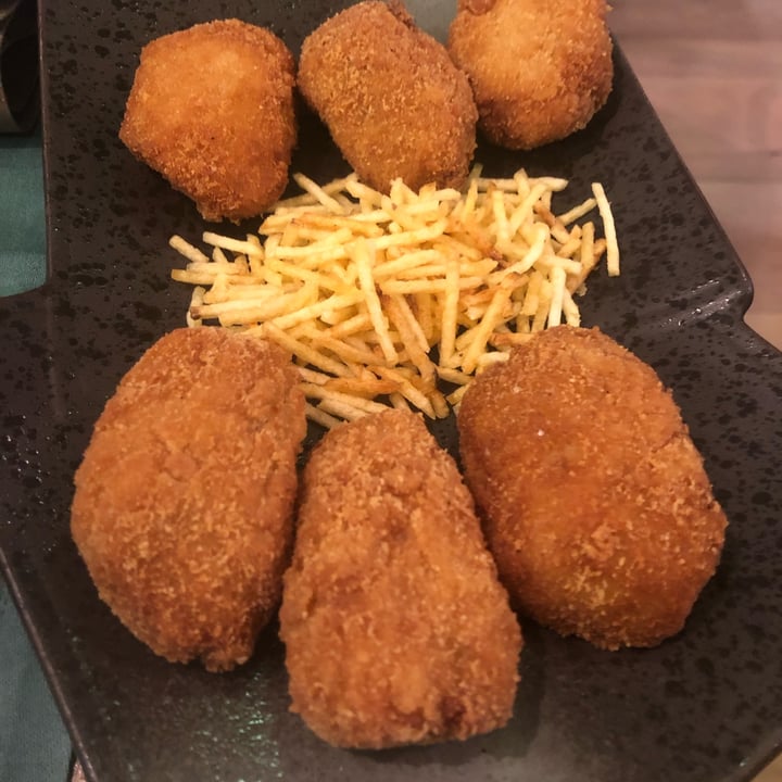 photo of Hakuna Matata Veggie Croquetas shared by @veganningbetter on  14 May 2022 - review