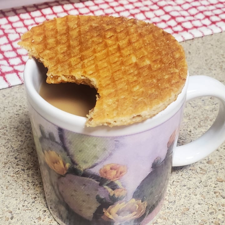 photo of Stroop Club Vegan Stroopwafel shared by @4thepiggies on  29 Apr 2022 - review