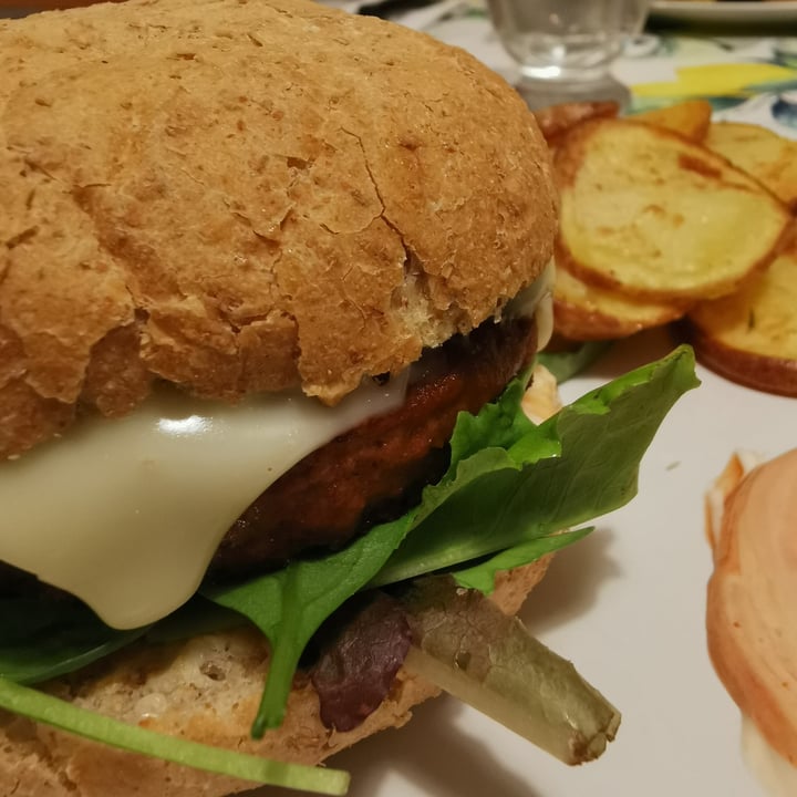 review photo of Unconventional Burger Vegetale Classico - Classic Burger shared by @annalisabaccini on 30 Sep 2022 - review
