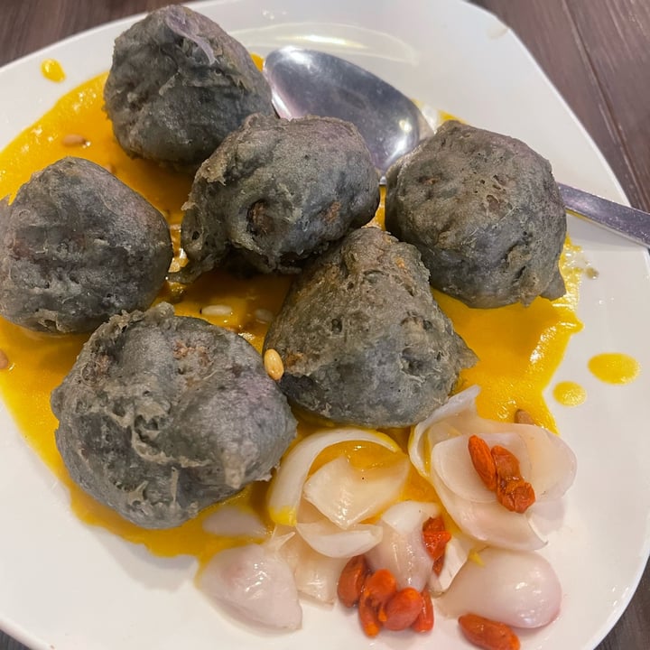 photo of New Fut Kai Vegetarian Restaurant Homemade bamboo charcoal black sesame tofu with pumpkin sauce shared by @greenbovine on  14 Jan 2022 - review