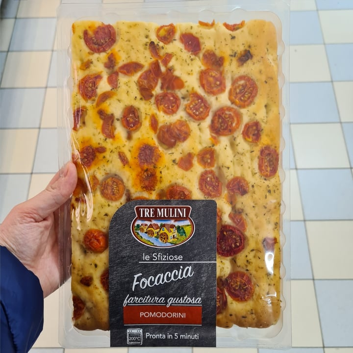 photo of Tre Mulini focaccia con pomodorini shared by @patti95 on  29 Dec 2021 - review