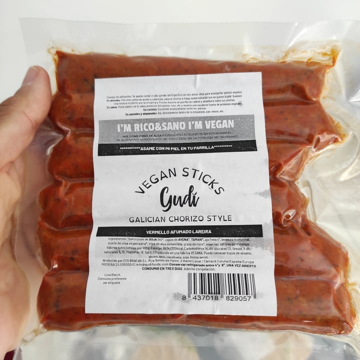 review photo of Gudi foods Vegan Sticks Galician chorizo Style shared by @corunavegana on 12 Jul 2021 - review