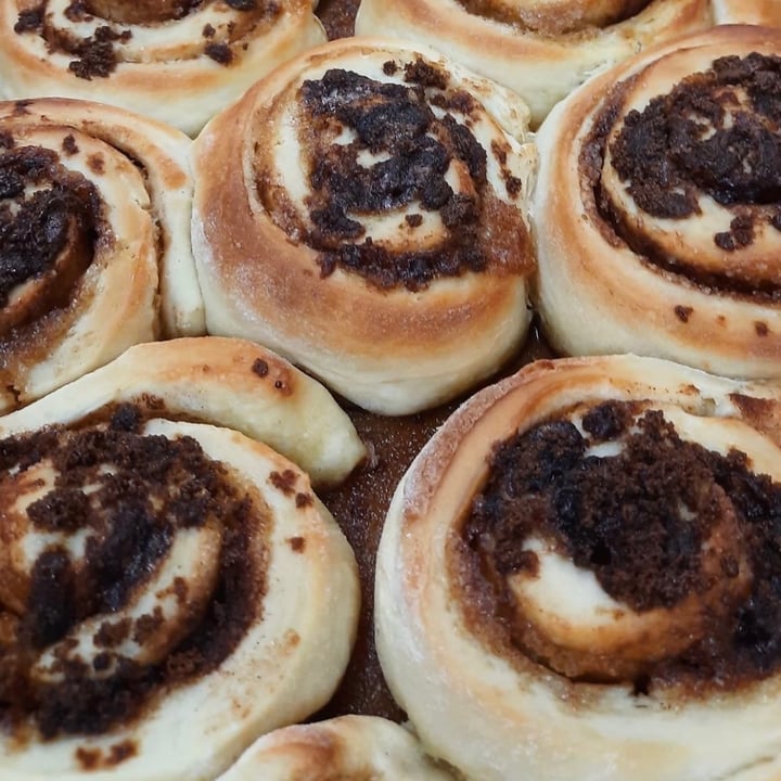 photo of So What?!? Cinnamon Rolls shared by @giuliaparashi on  05 Dec 2020 - review