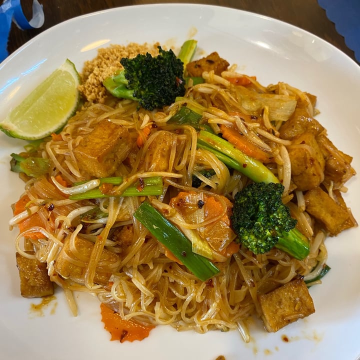 photo of Blooming Thai Pad Thai shared by @kristyahimsa on  20 Mar 2021 - review