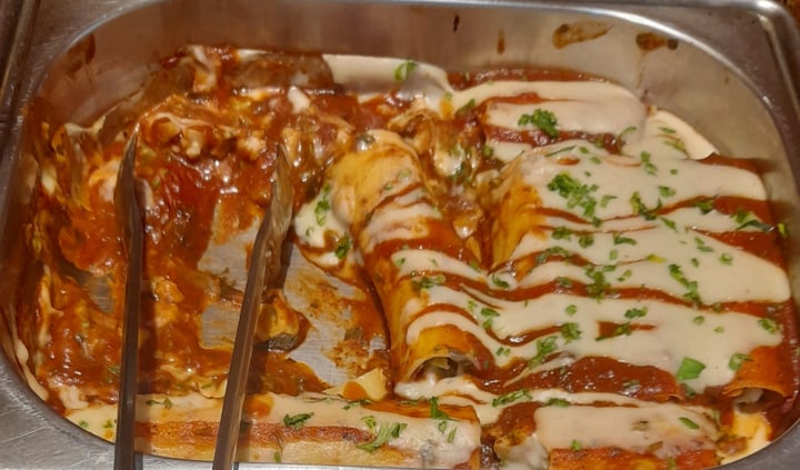 review photo of Nampin Restaurante Vegetariano e Vegano Canelone De Brocolis, Presunto De Soja, Requeijao E Molho Vermelho shared by @lucimeire on 10 May 2022 - review