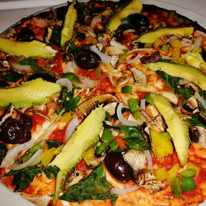 photo of Blend Country Restaurant & Pub Vegan Pizza shared by @ingridgeertsema on  22 Feb 2022 - review