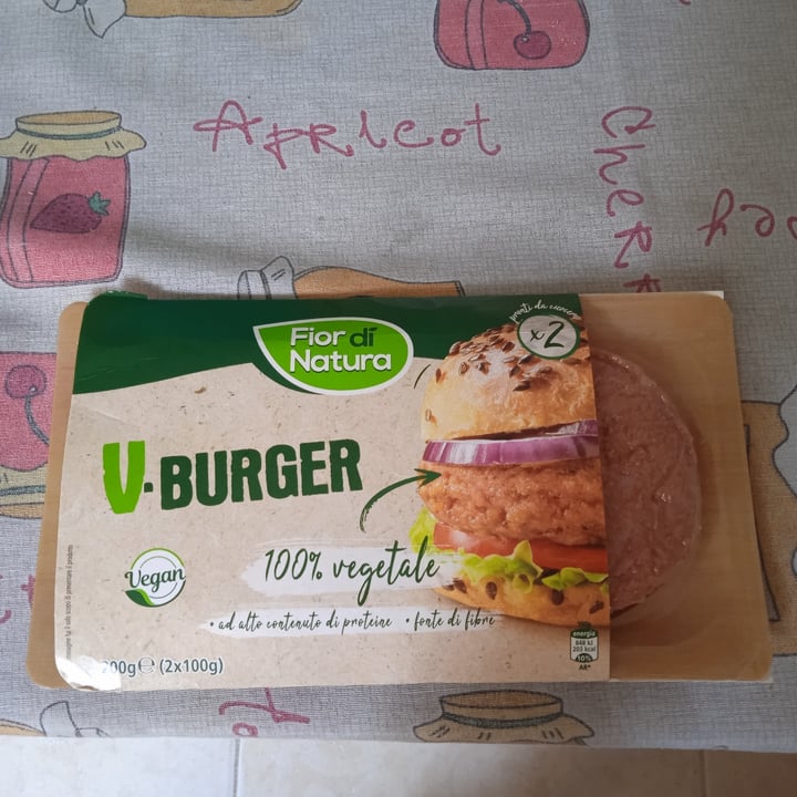 review photo of Fior di Natura V-Burger shared by @juliaraffellini on 20 Sep 2022 - review