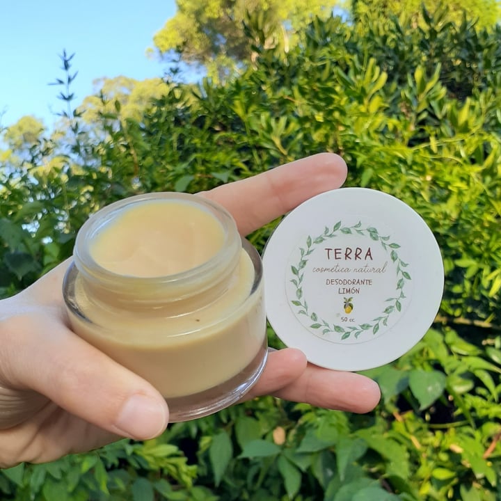 review photo of Terra Cosmética Natural Desodorante de Limón shared by @lalaveg on 16 Dec 2020 - review