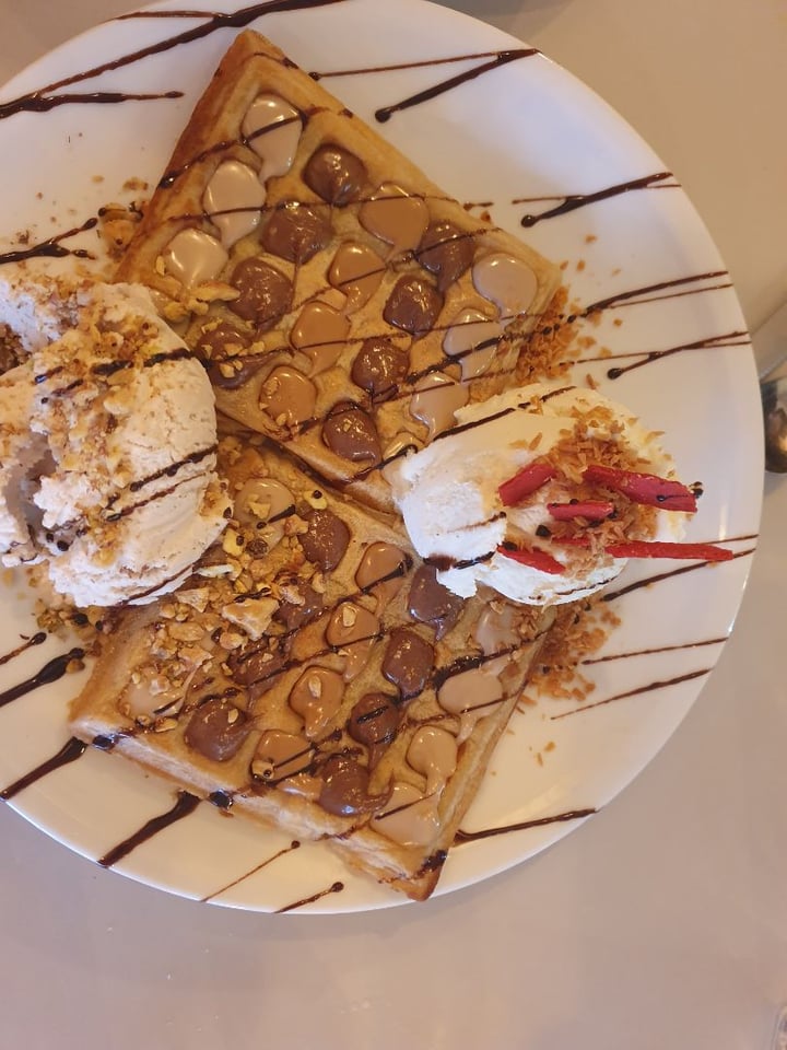 photo of חומוס Hummus Bar Belgian Waffle shared by @gsavaryego on  24 Jan 2020 - review