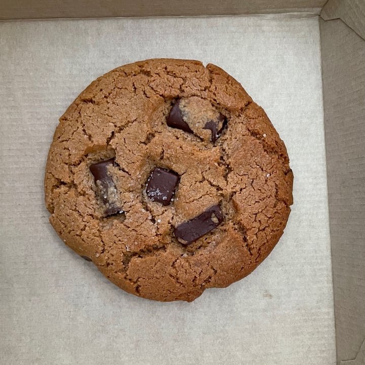 photo of Root2RiseNY Chocolate Chip cookie shared by @janetisvegan on  20 Feb 2022 - review
