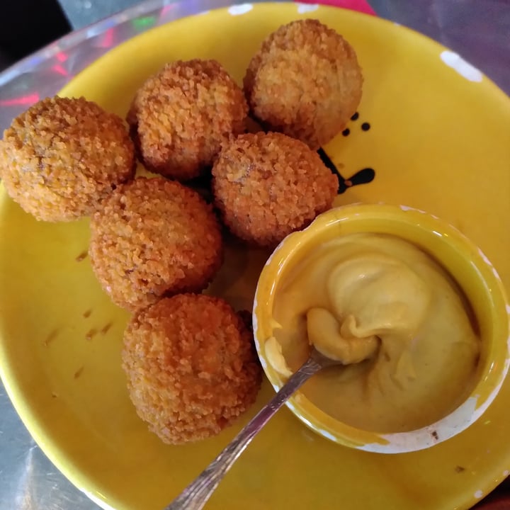 photo of Café Checkpoint Charlie Vegan bitterballen shared by @walkabout-veg on  12 Jun 2022 - review