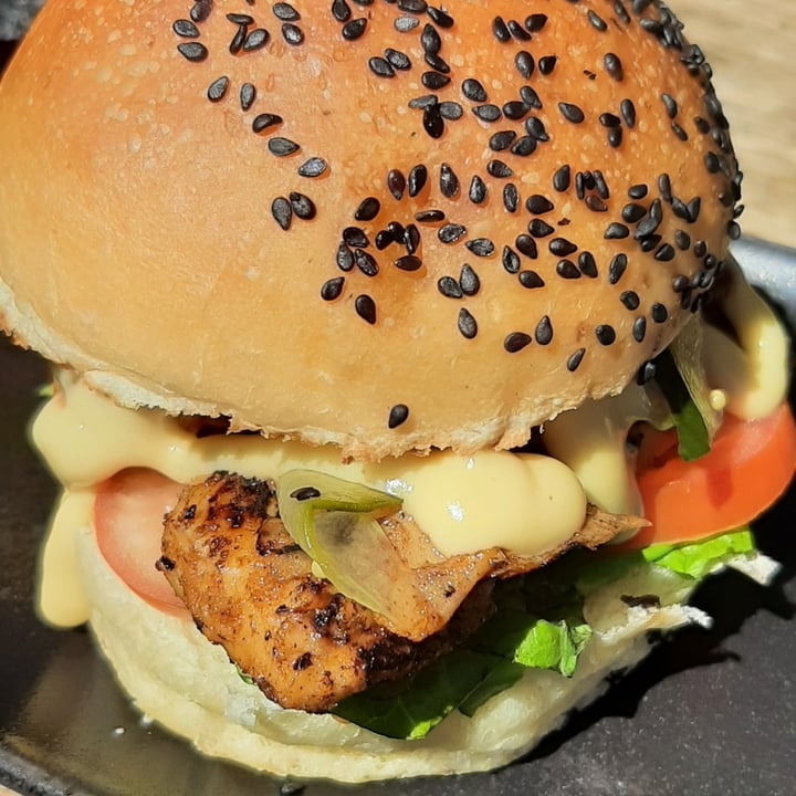 photo of Hudsons The Burger Joint (Claremont) The Frontline Worker Burger shared by @rondeboschvegan on  21 Mar 2021 - review