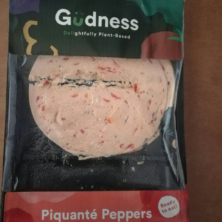 review photo of Gudness Plant-Based Deli Gudness Picante Peppers Cold Cut Sandwich Slices shared by @elnaveg on 19 May 2021 - review