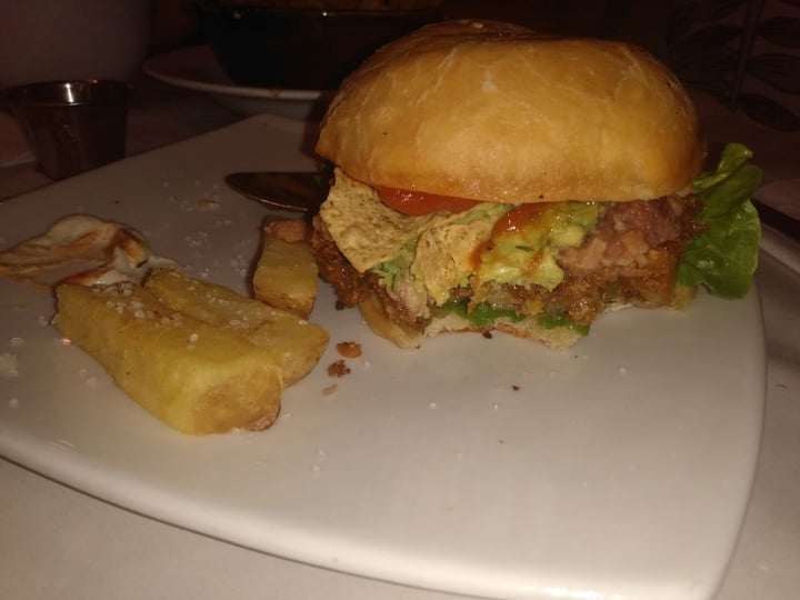 review photo of Caballete & Berenjena Vegan Food Hamburguesa Veg-Mex shared by @esmeralda on 09 Dec 2019 - review