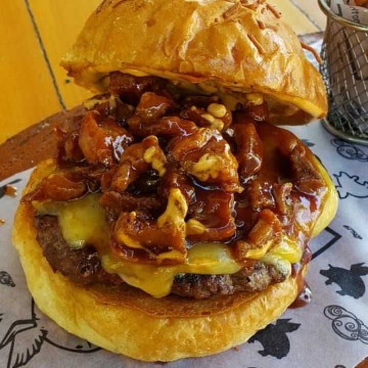 photo of Vegarden Hamburguesa con Papas al Pesto shared by @yeni on  03 Jun 2020 - review