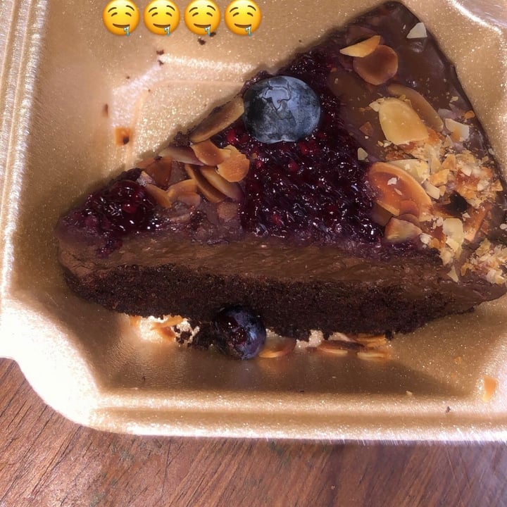 review photo of Piggy Pops Vegano Pastel De Chocolate shared by @daliamariaa on 07 Aug 2021 - review