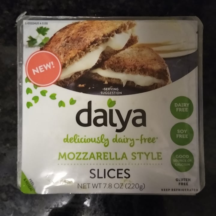 review photo of Daiya Mozzarella Style Slices shared by @ialarmedalien on 25 Aug 2021 - review