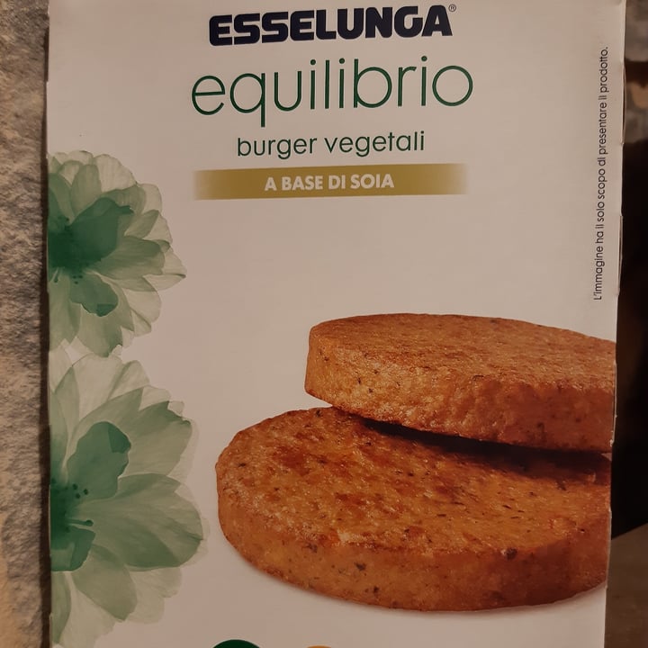 photo of  Esselunga Burger vegetali a base di soia shared by @misswl73 on  24 Mar 2022 - review