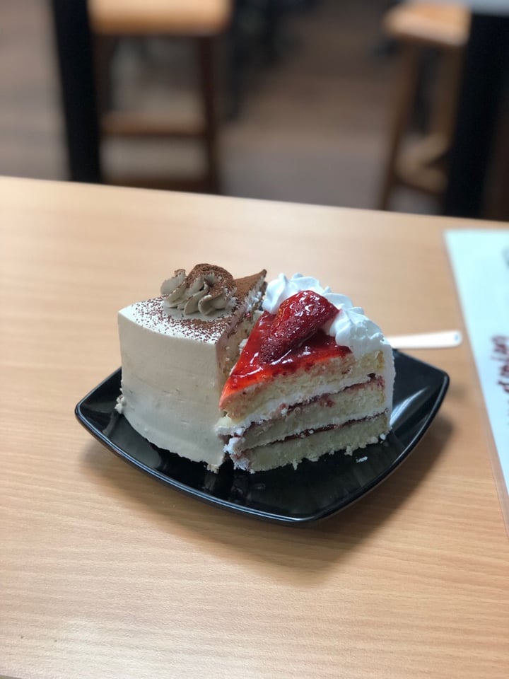 photo of HotCakes Vegetarian Bakery and Cafe Tiramisu cake shared by @mt on  01 Oct 2019 - review