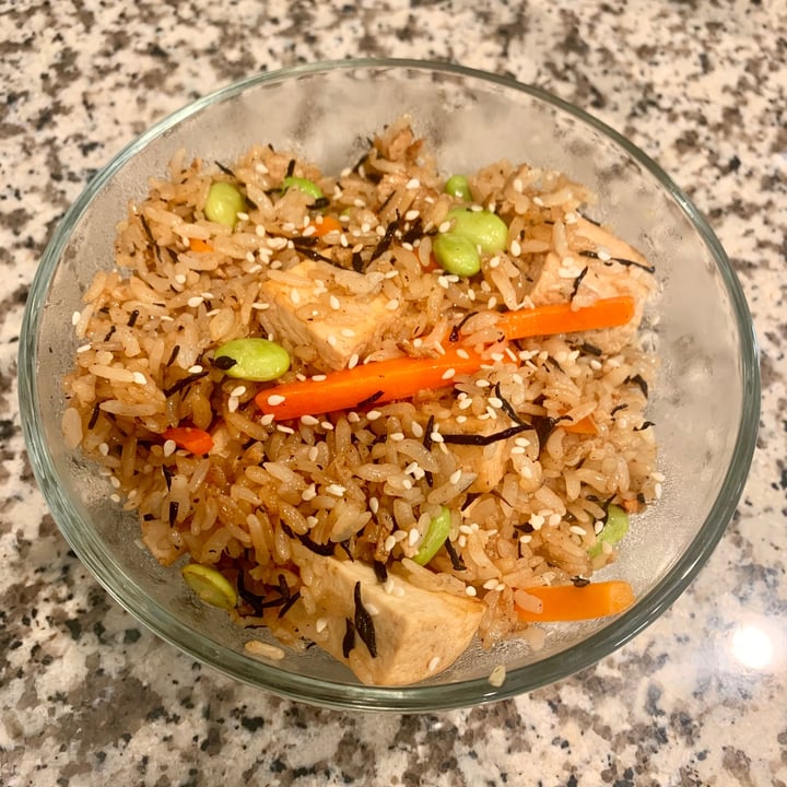review photo of Trader Joe's Japanese Style Fried Rice shared by @veganhotchip on 14 Dec 2020 - review