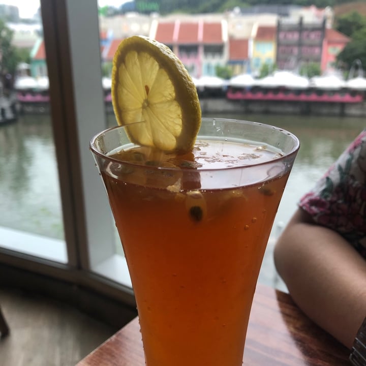 photo of nomVnom Bistro Fresh Lemon Passion Fruit Tea shared by @xxarisu on  21 Sep 2020 - review