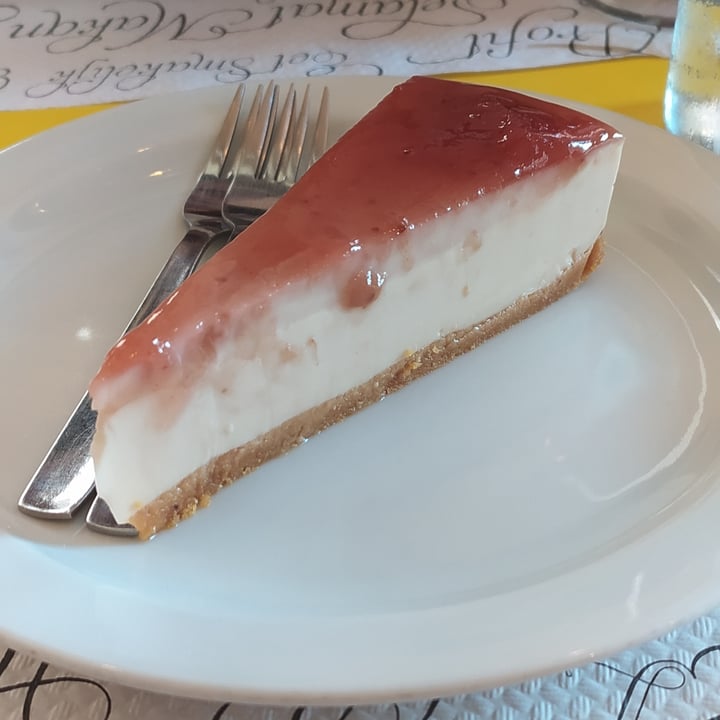 review photo of La Factoría Vegana Café-Bar Cheesecake shared by @ilariabonfanti on 13 Sep 2022 - review