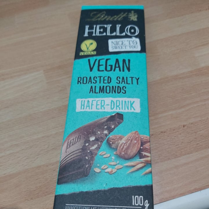 photo of Lindt Hello Vegan Roasted Salty Almonds shared by @paolav92 on  20 Nov 2022 - review