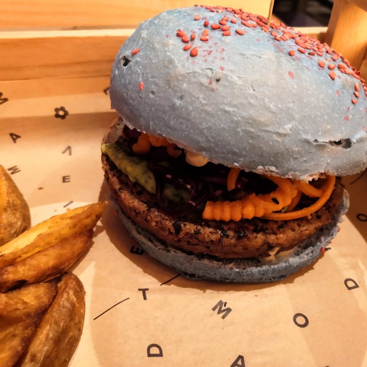 photo of Flower Burger I Puffi Burger shared by @criscros on  21 Mar 2022 - review