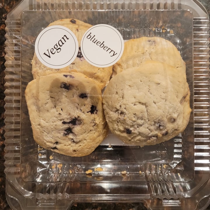 photo of Whole Foods Market Vegan Blueberry Scone shared by @yourfriendjen on  22 Oct 2022 - review