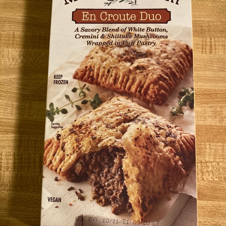 photo of Trader Joe's Mini Mushroom En Croute Duo shared by @tinkledink on  14 Feb 2021 - review